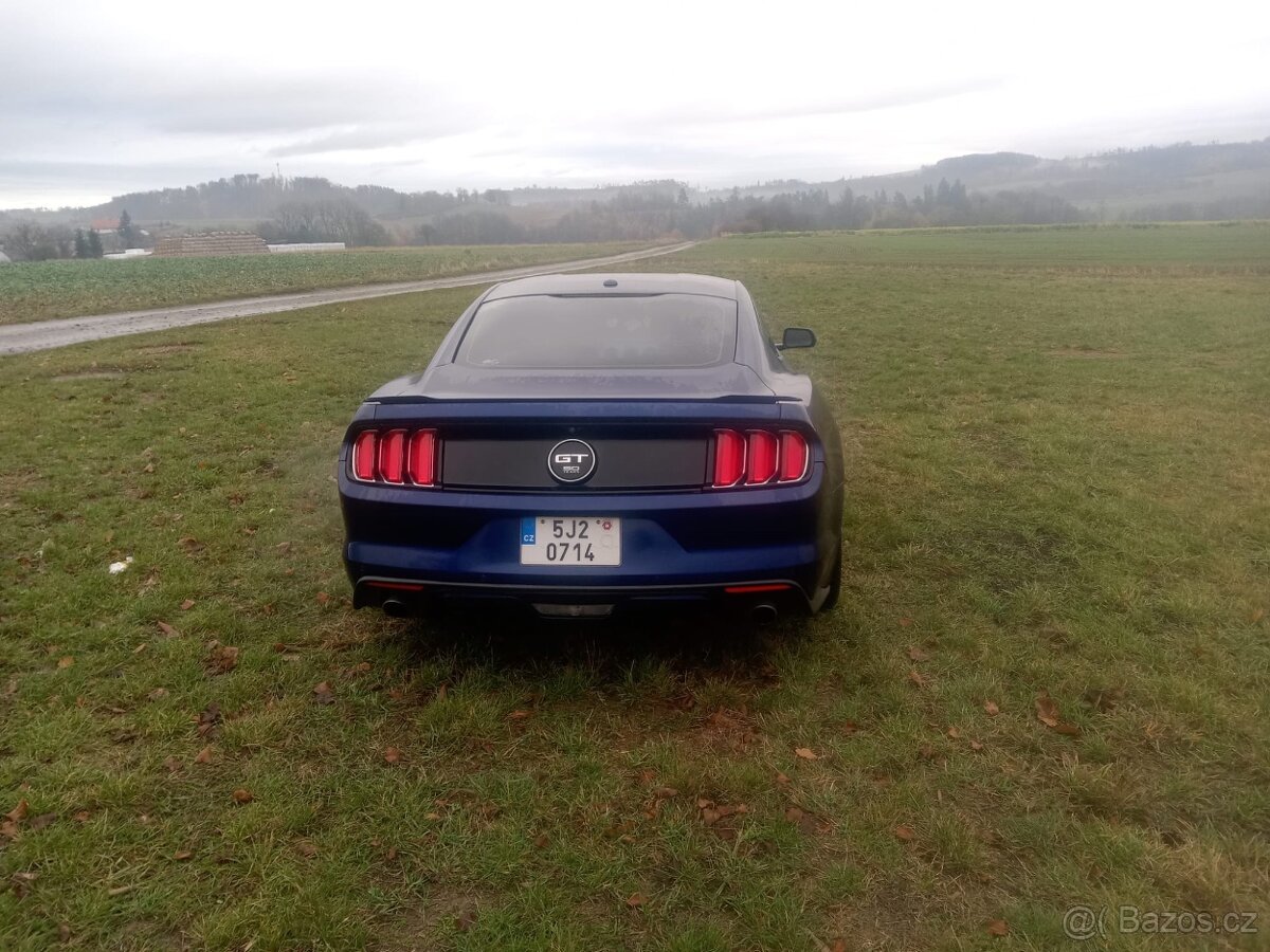 Ford Mustang - 2