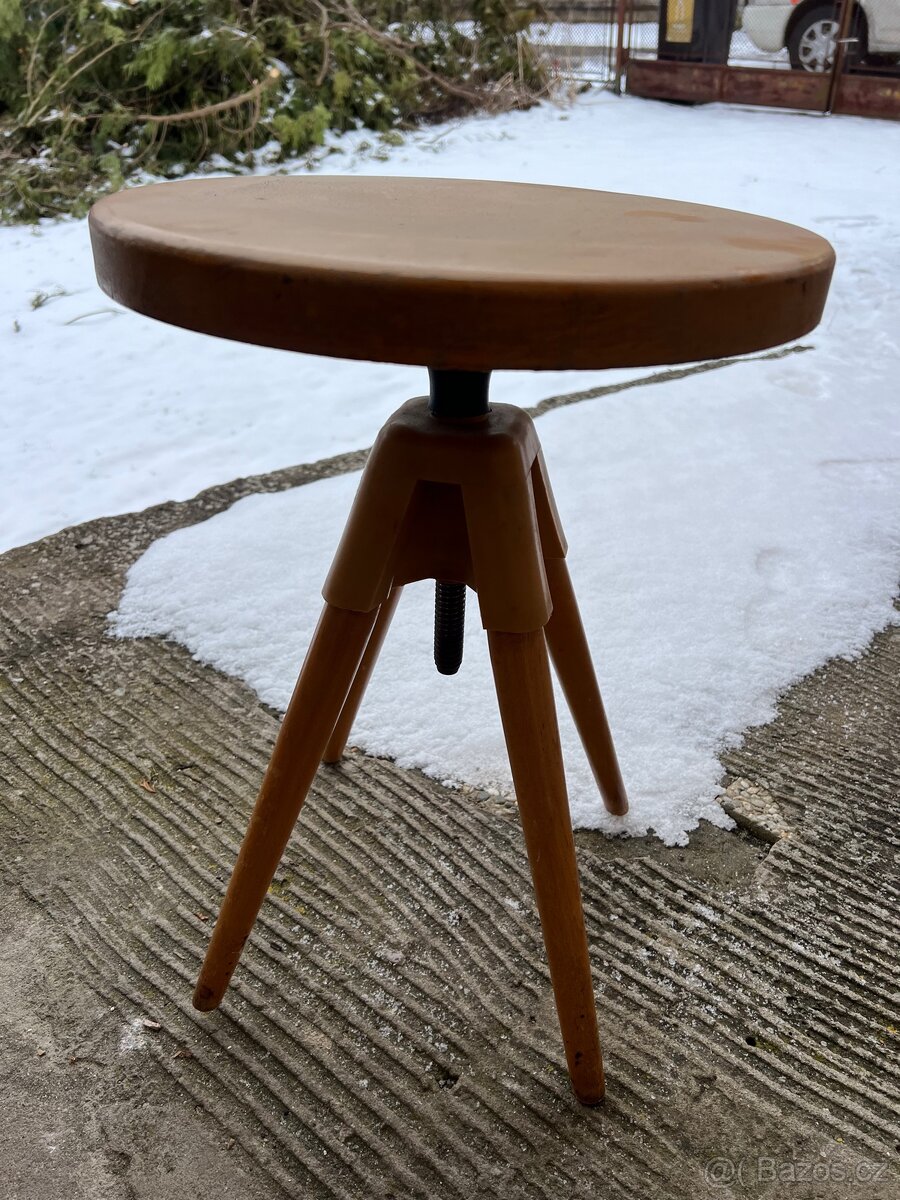 Klavírní stolička - 2