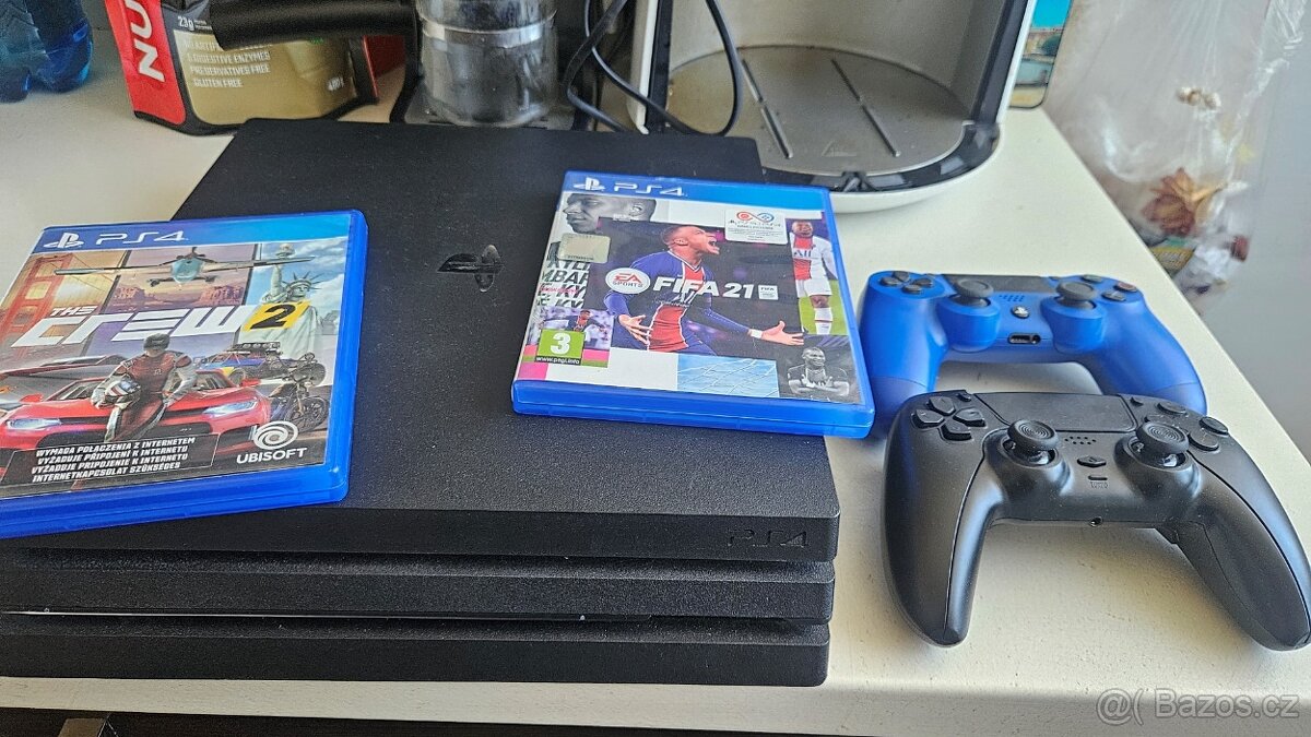 Sony Playstation 4 Pro 1TB + 2xjoypad a hry - 2