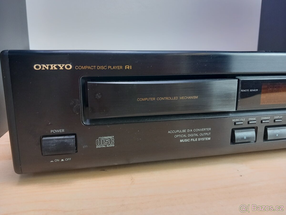 CD přehrávač Onkyo DX-6930 - 2