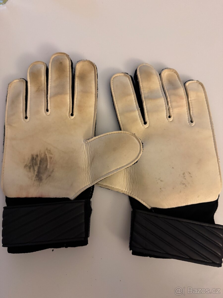 Brankářské rukavice Umbro - 2