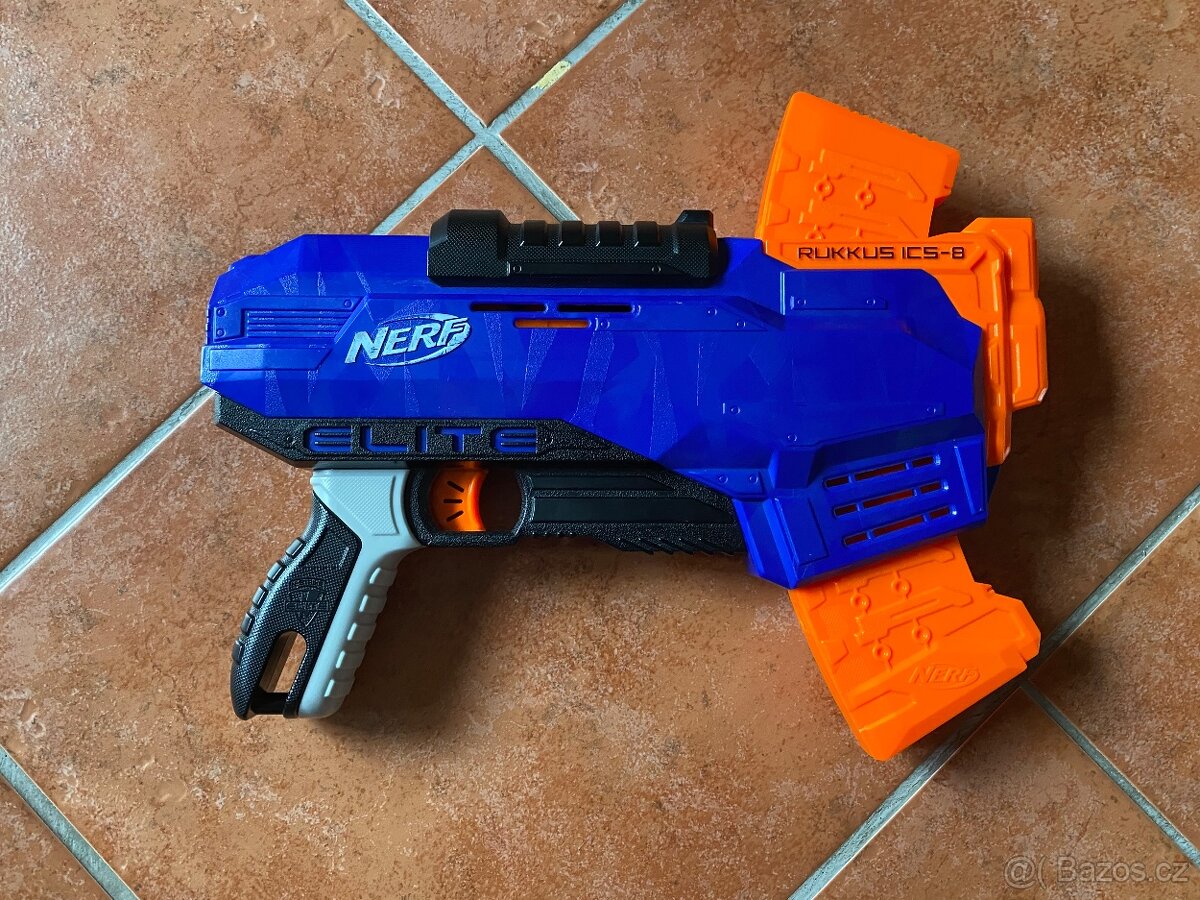 Nerf pistol se zasobnikem - 2