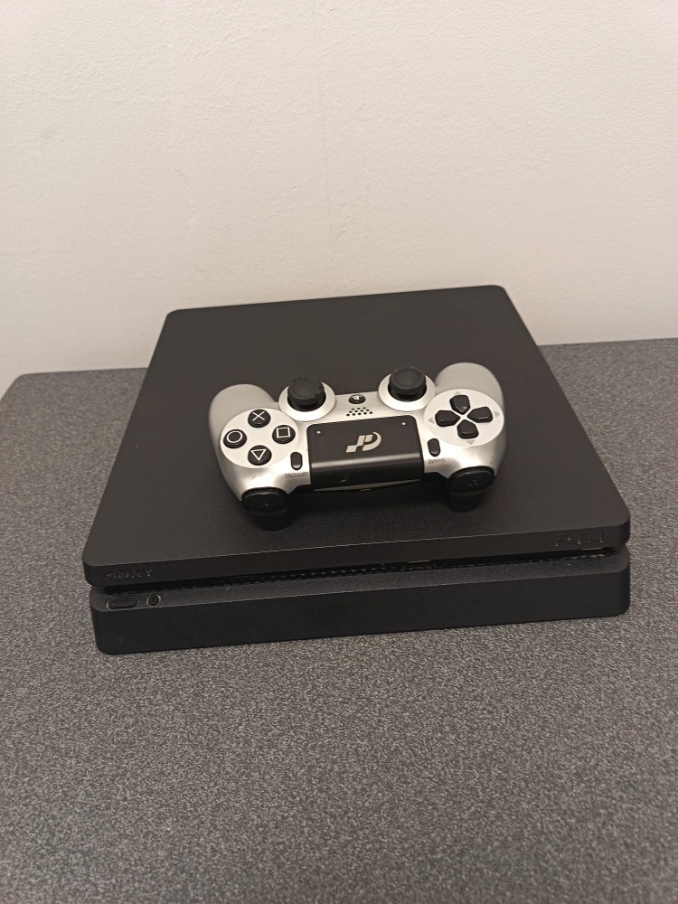 Sony Playstation 4 Slim 1TB - 2