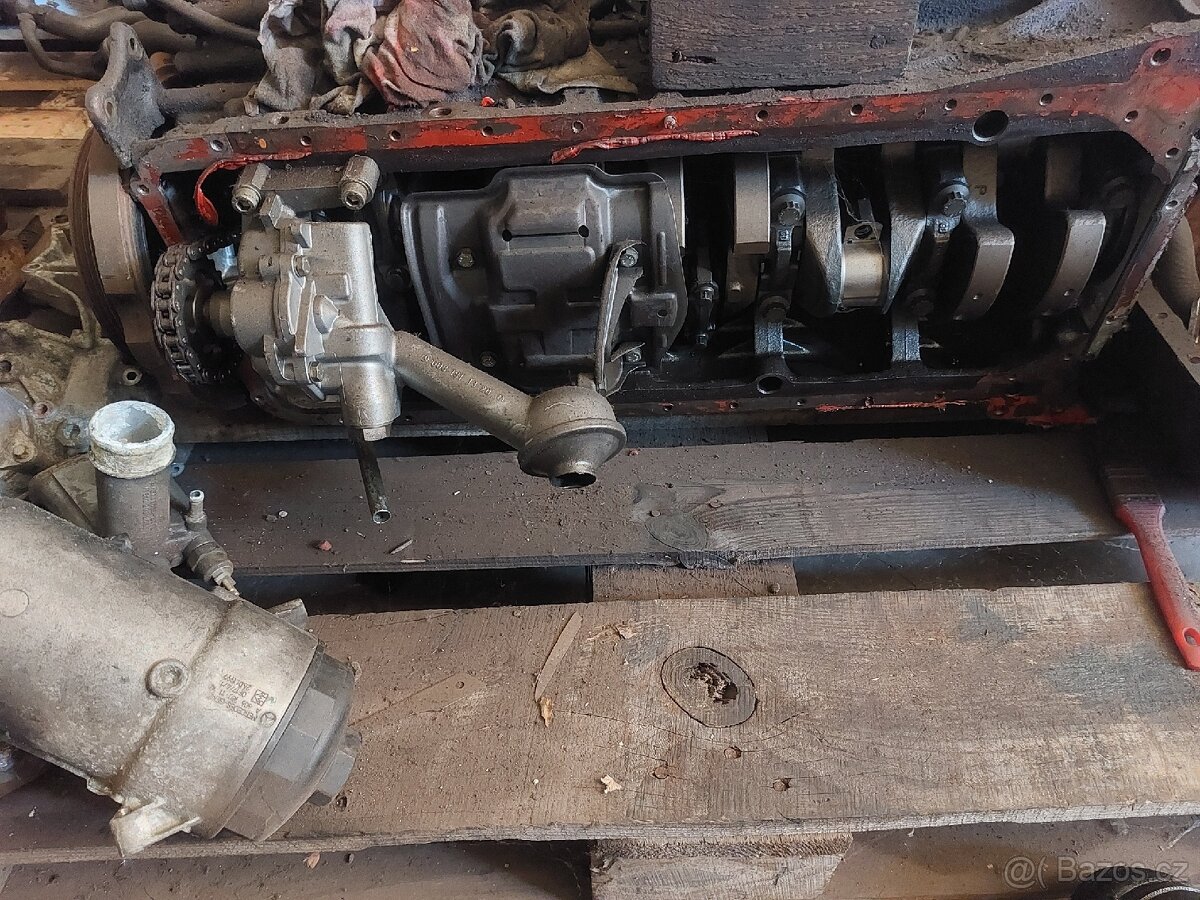 Motor Mercedes 2.9TD + příslušenství - 2