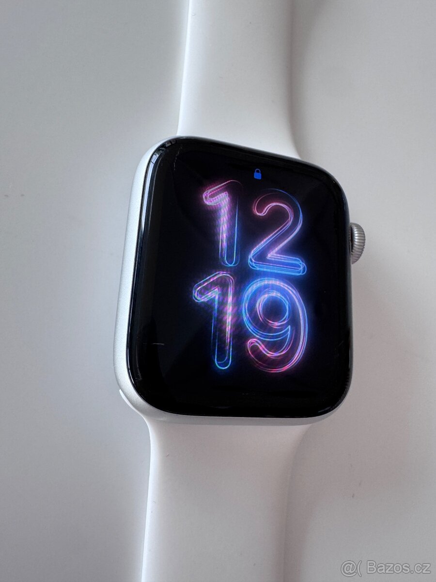 Prodám Apple Watch SE 1. generace (2020) - 2