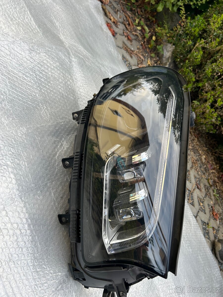 Přední světla na Mercedes X167 GLS - 2