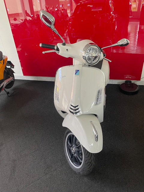 Předváděcí Vespa GTS Super - 2