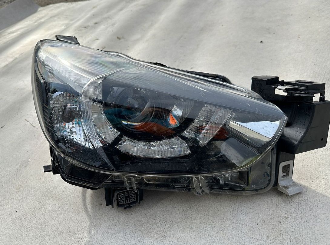 Mazda 2 DD, LED pravý přední světlomet - 2