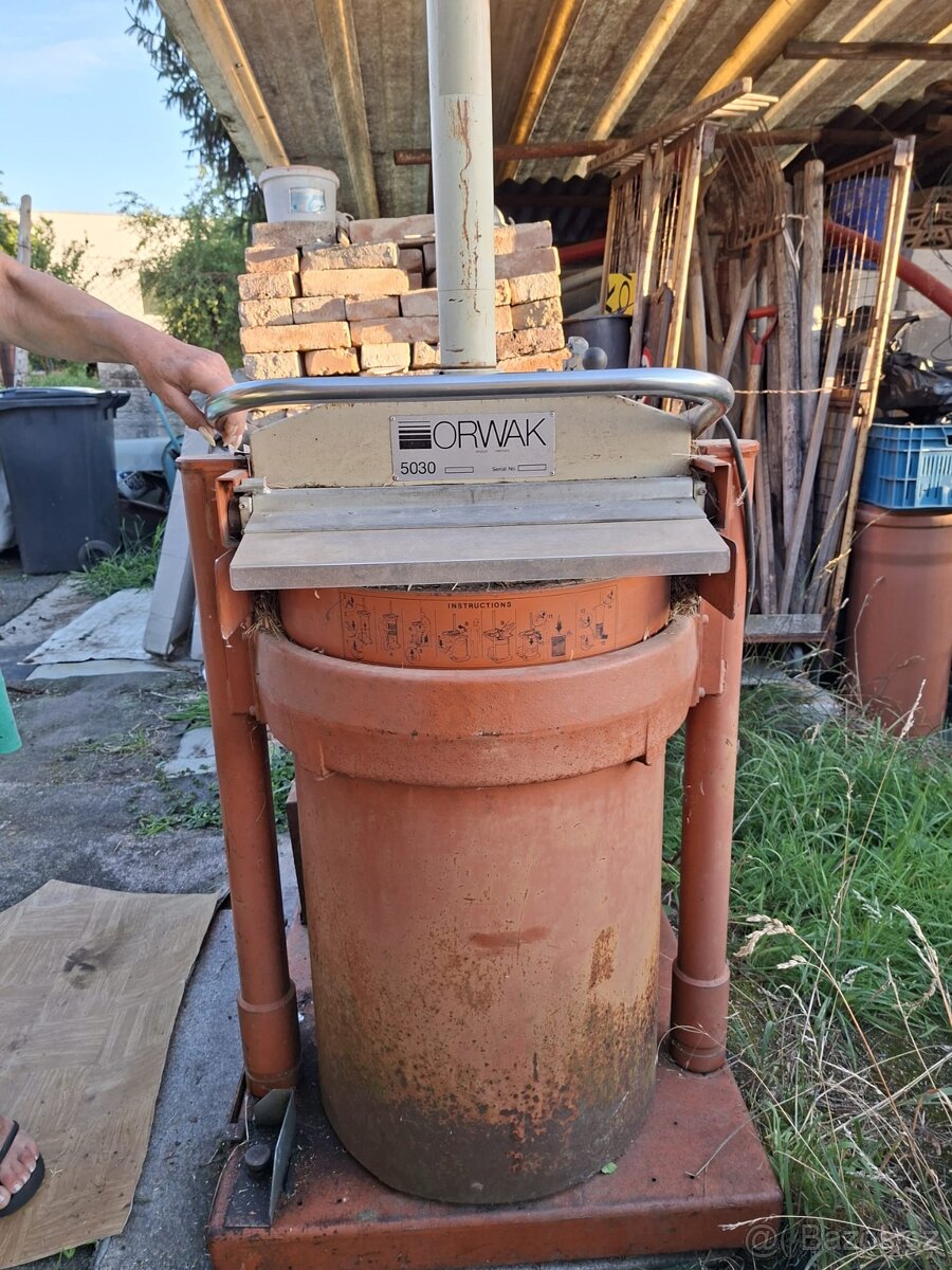 Všestranný lis - 2