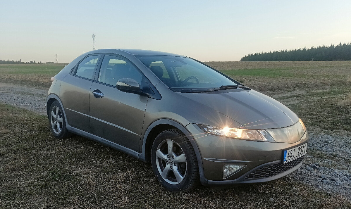 Honda Civic 1.4 5D - 2