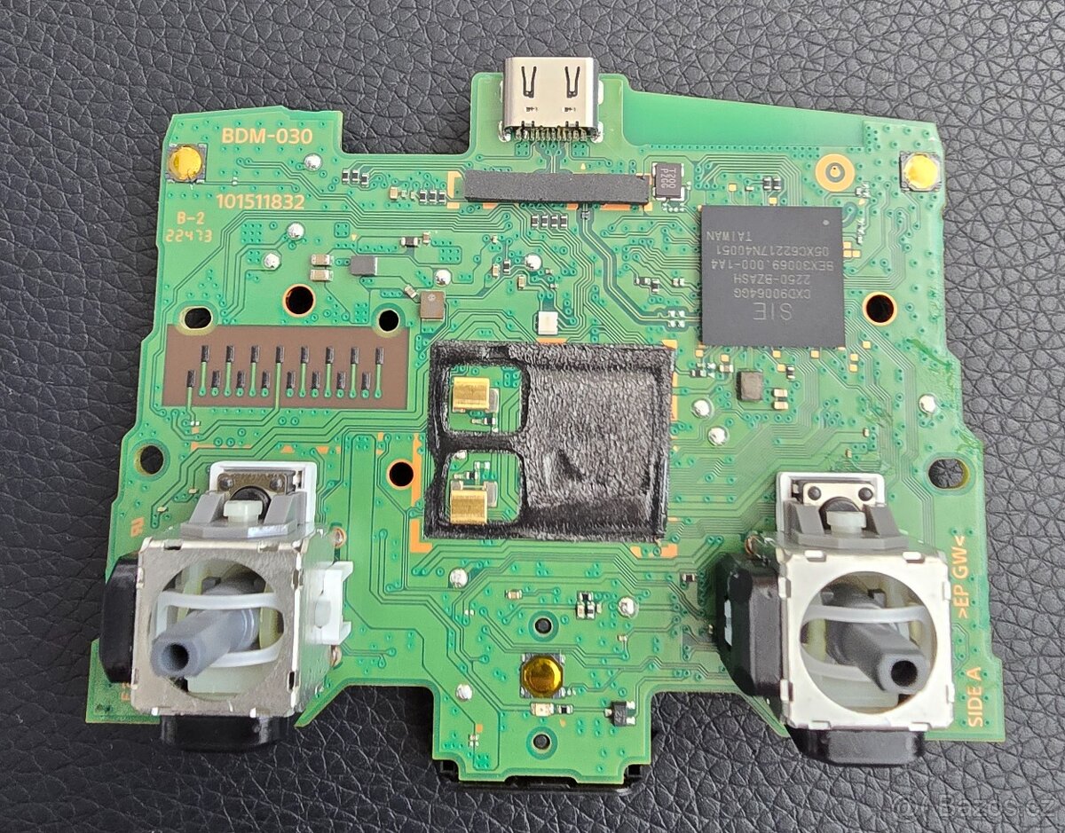 Oprava driftu páček PS5 a XBoX – Magnetické analogy - 2