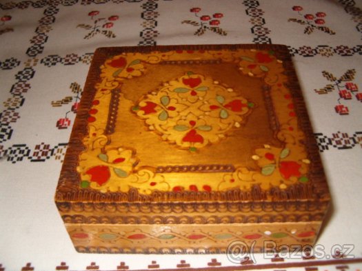 Retro váhy,varné sklo,svícen,karafy,krabička dřevěná - 2