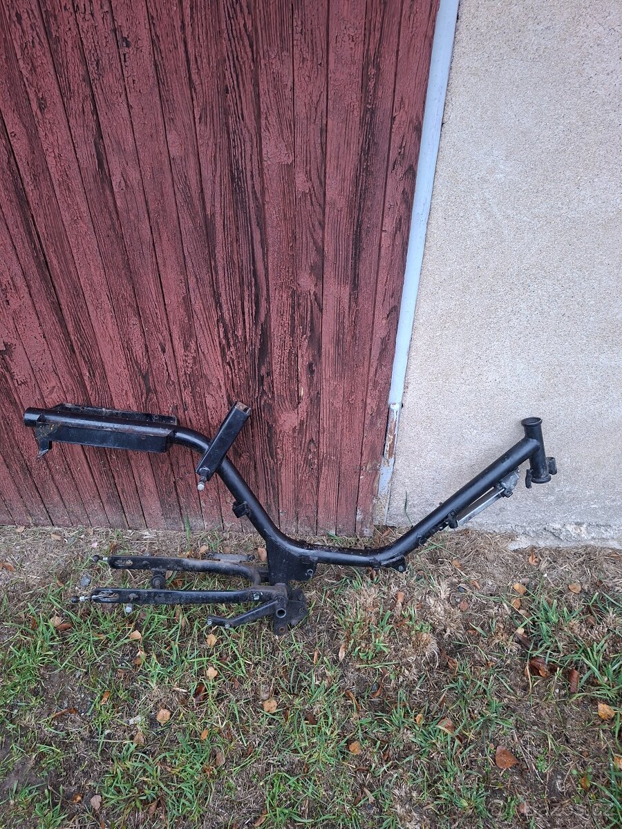 Babetta 210 rám - 2