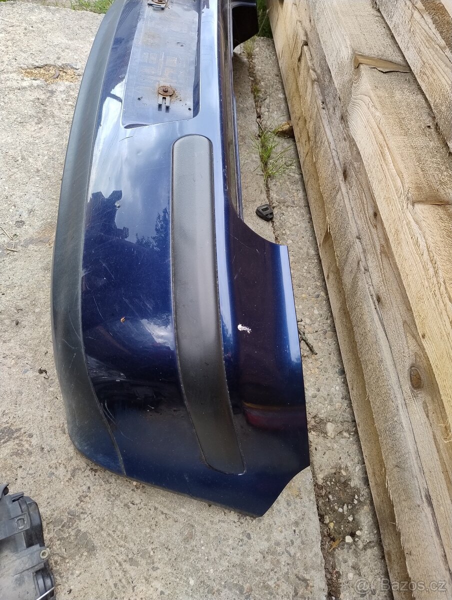 Zadní nárazník golf IV hatchback - 2