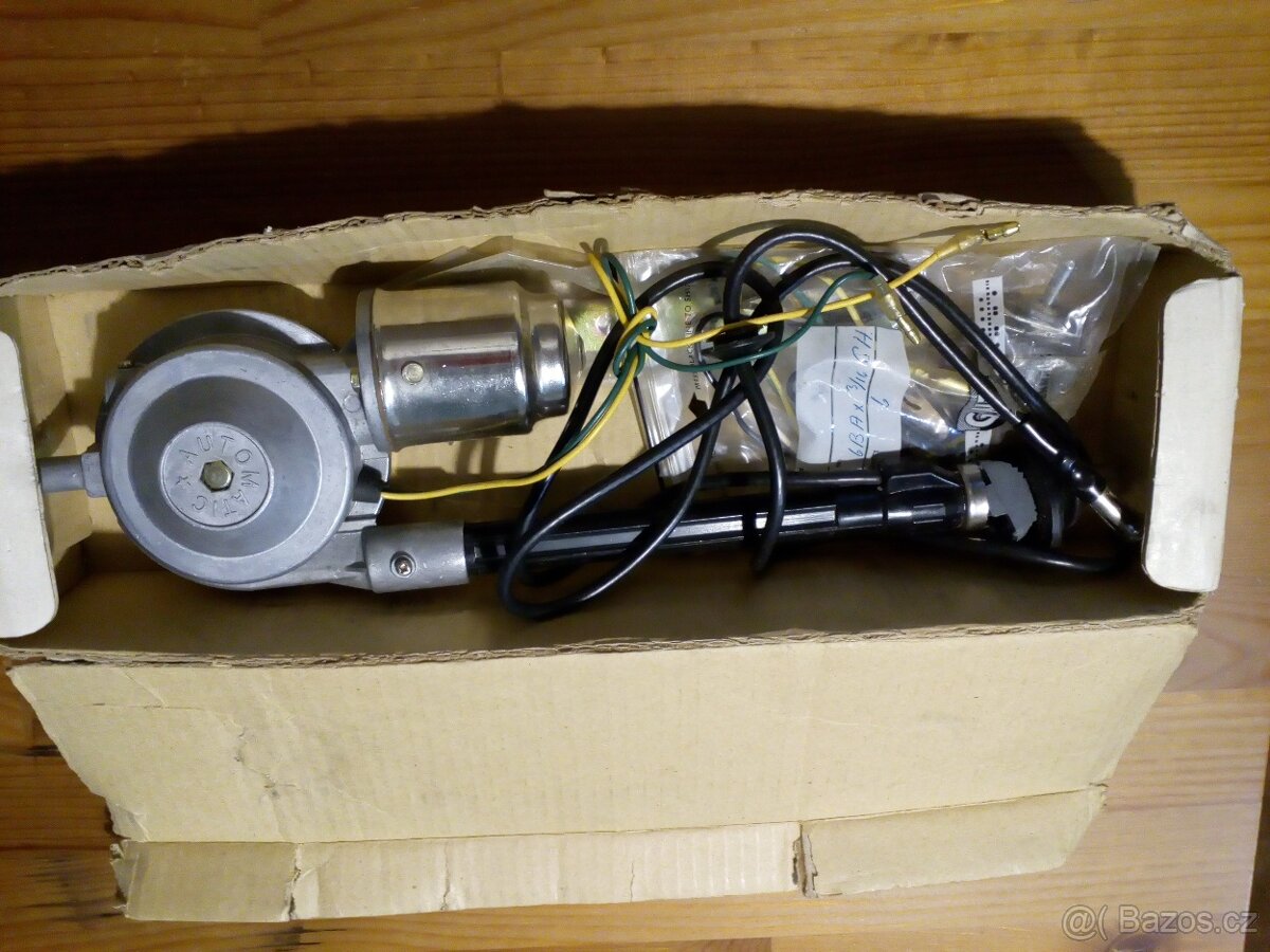 Anténa elektricky vysouvací na auto, dobová nepoužitá - 2