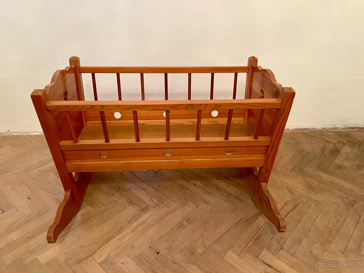 Dětská dřevěná kolébka - 2