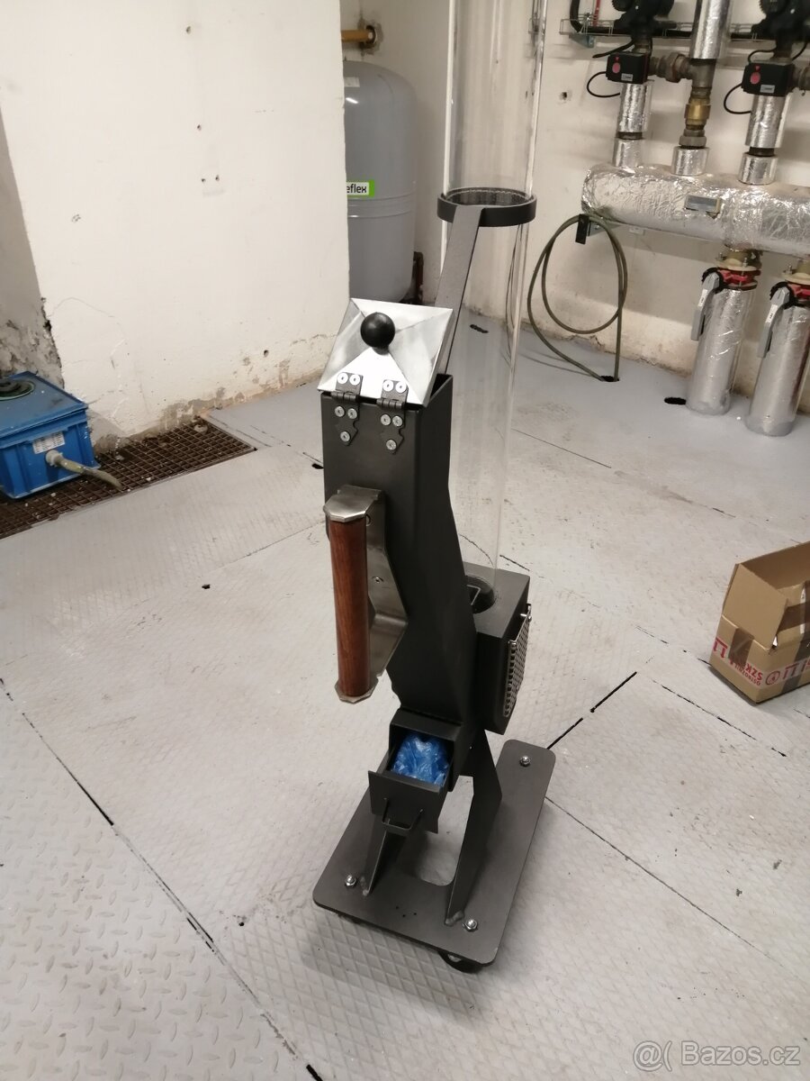 Peletový terasový ohrivač - 2