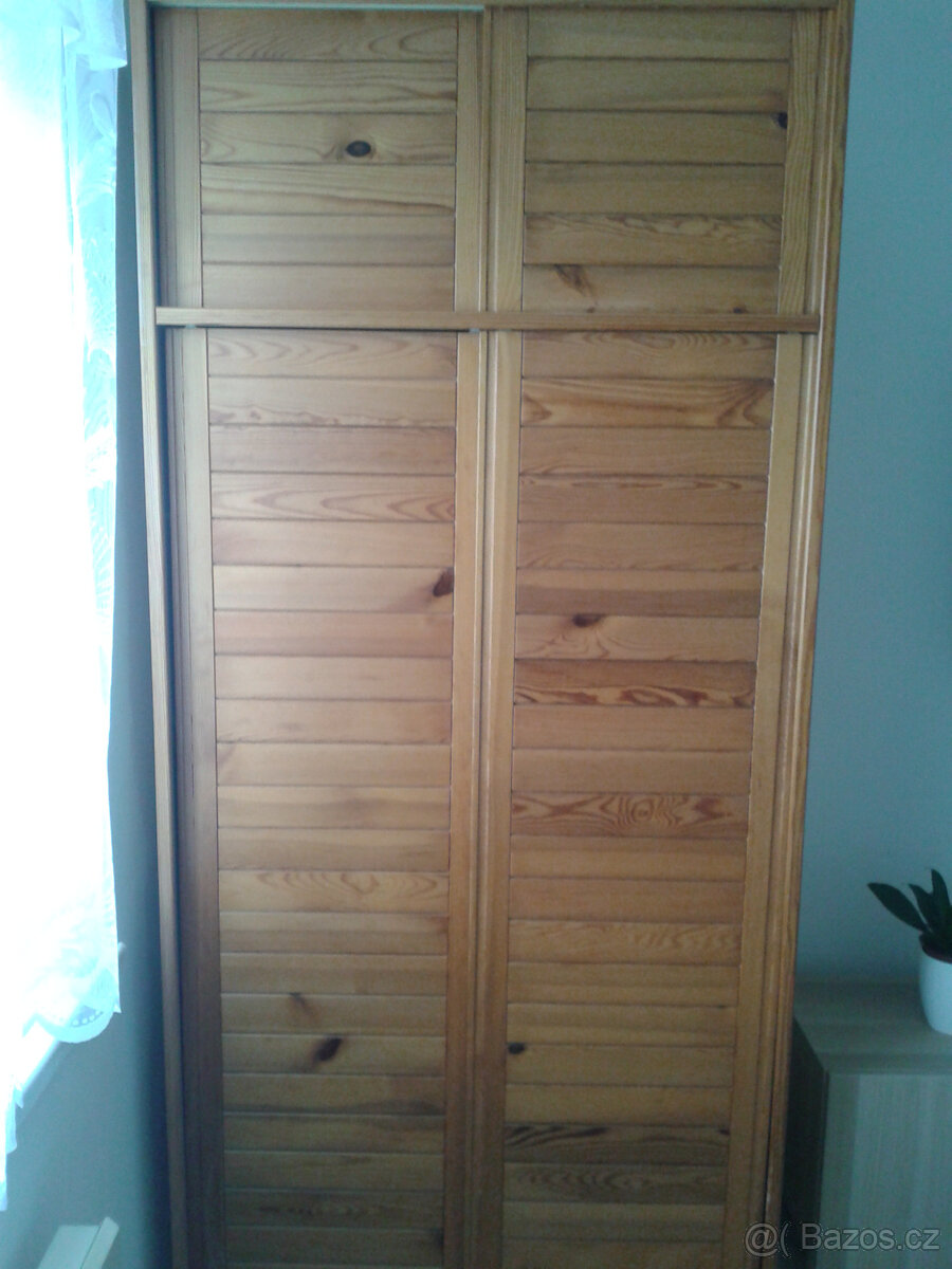 Tři skříně + komoda - 2
