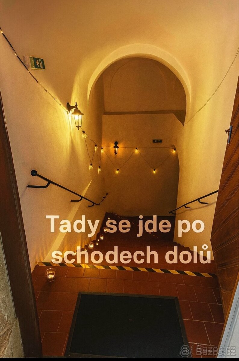 Srdce Hradce volá Přenechání stylové vinárny / baru - 2