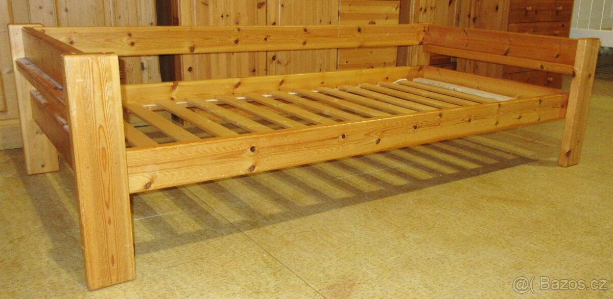 Borovicová postel s roštem - celomasiv - Výborný stav - 2