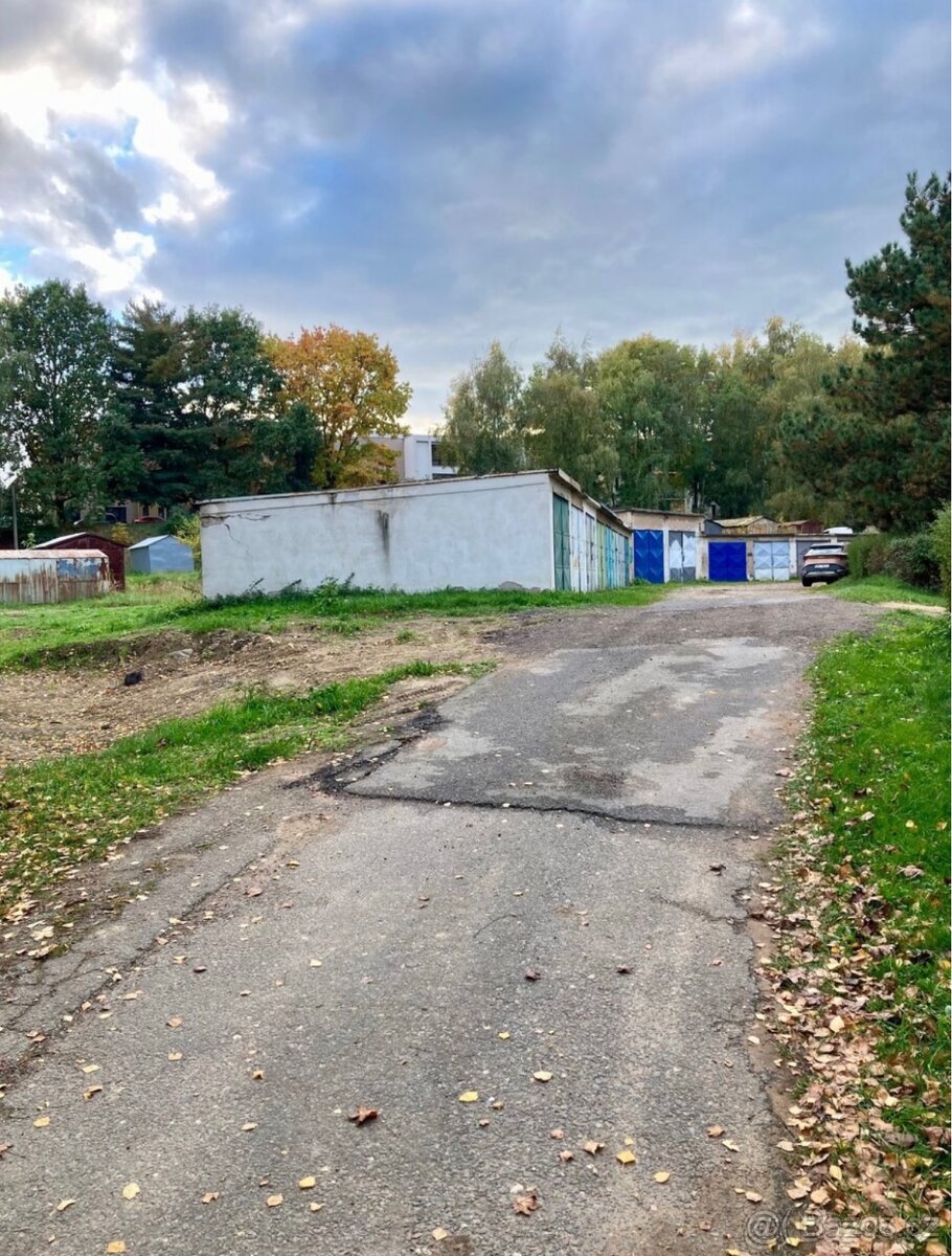 Garáž Chvaletice - 2