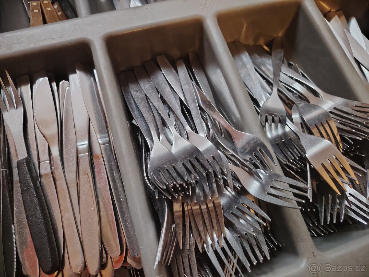 Příbory z restaurace - 2