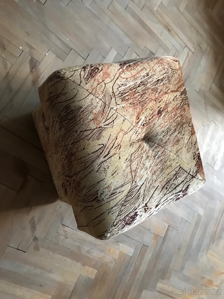 Prodám sedací úložný box -Taburet - 2