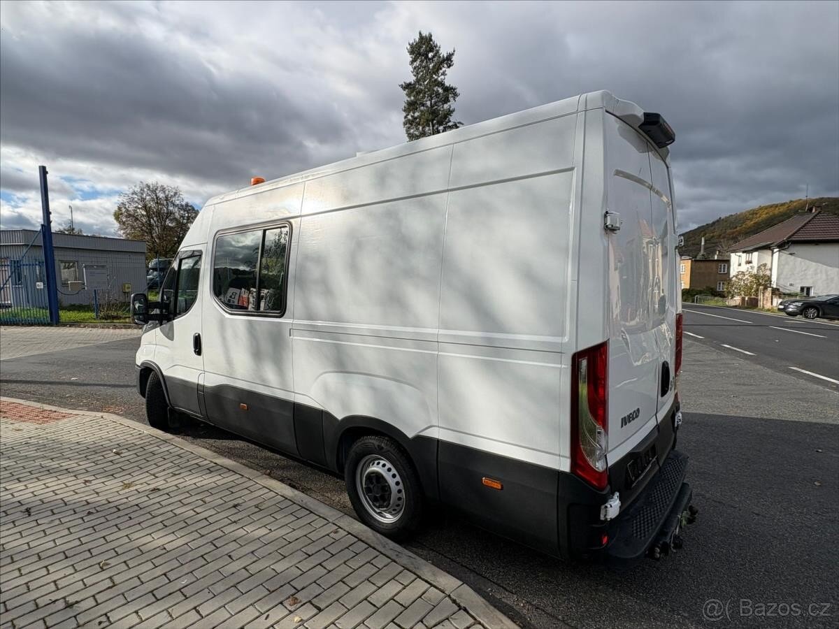 Iveco Daily 3,0 35S18HA8 6 MÍST (2022) - 2