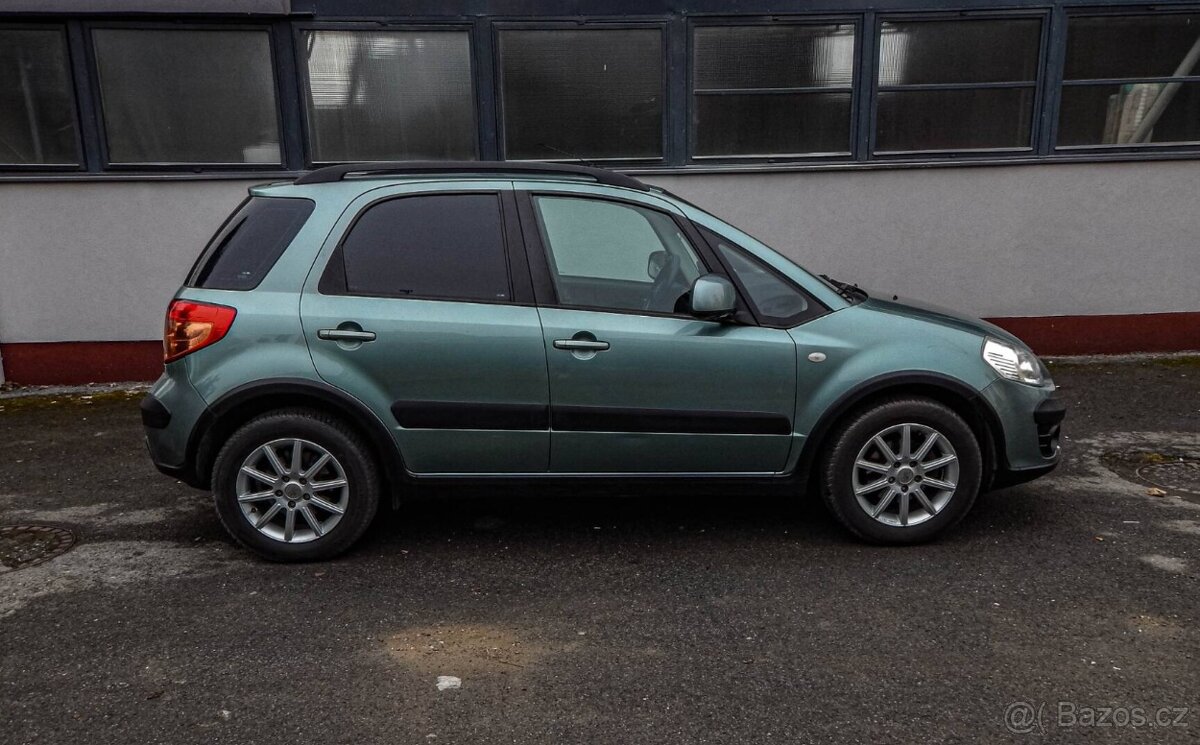 Suzuki SX4 1.5 GLX Urban Line - 2