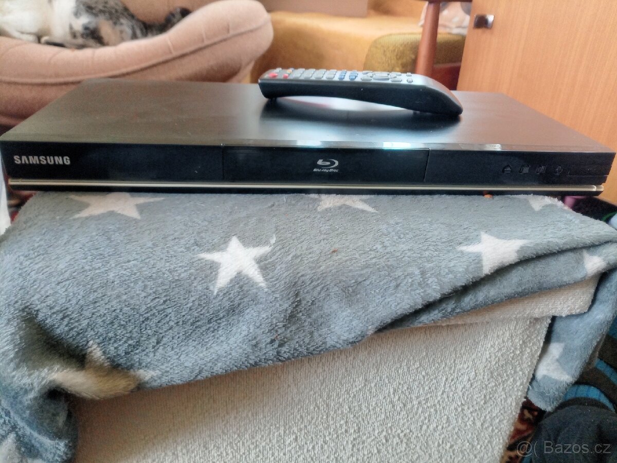 Blu-Ray a DVD přehrávač SAMSUNG BD-D5100 - 2