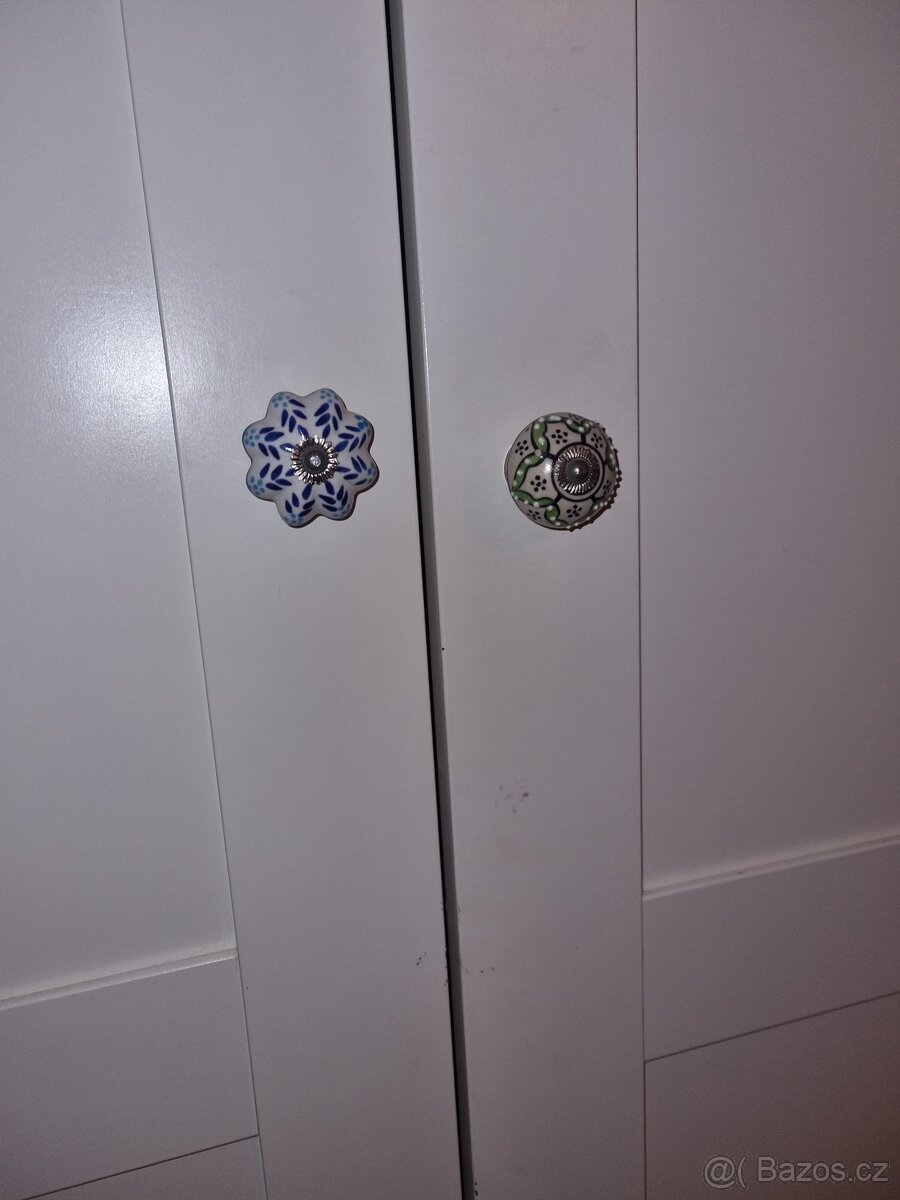 Bílá šatní skříň - 2