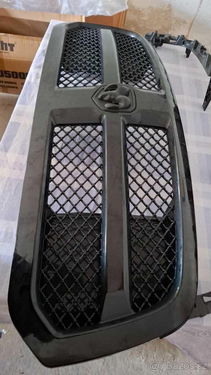 MASKA / GRILL DODGE RAM 1500 - 2