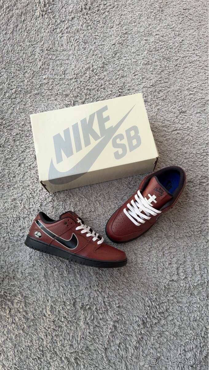 Nike SB Dunk Low Limosine Skateboards - 2