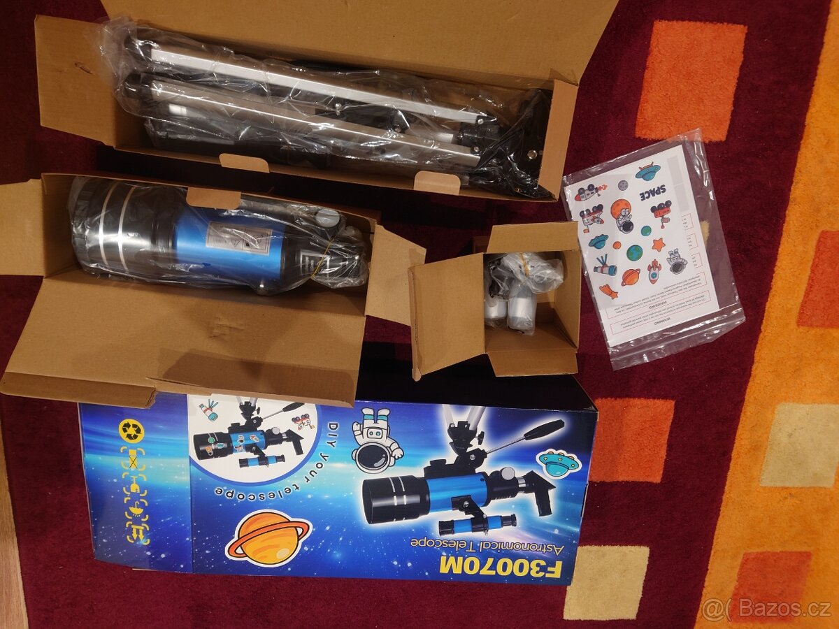 Teleskopický dalekohled nový. - 2