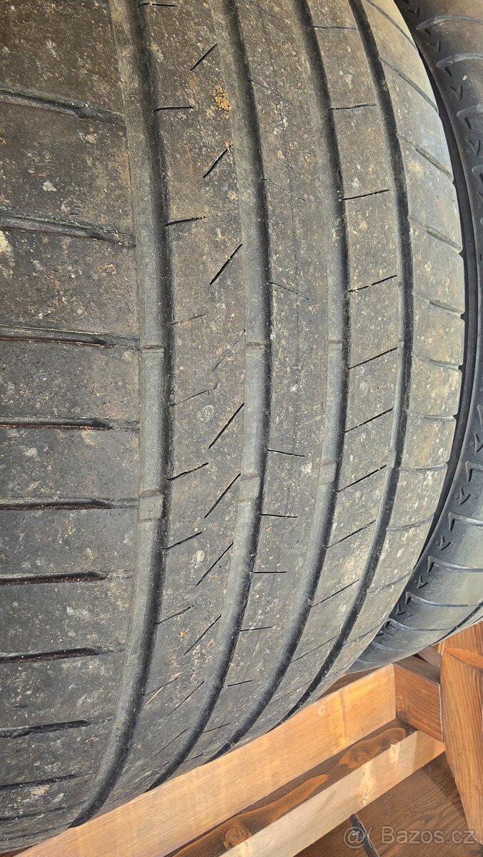 285/35/ r 22 LETNÍ - 2