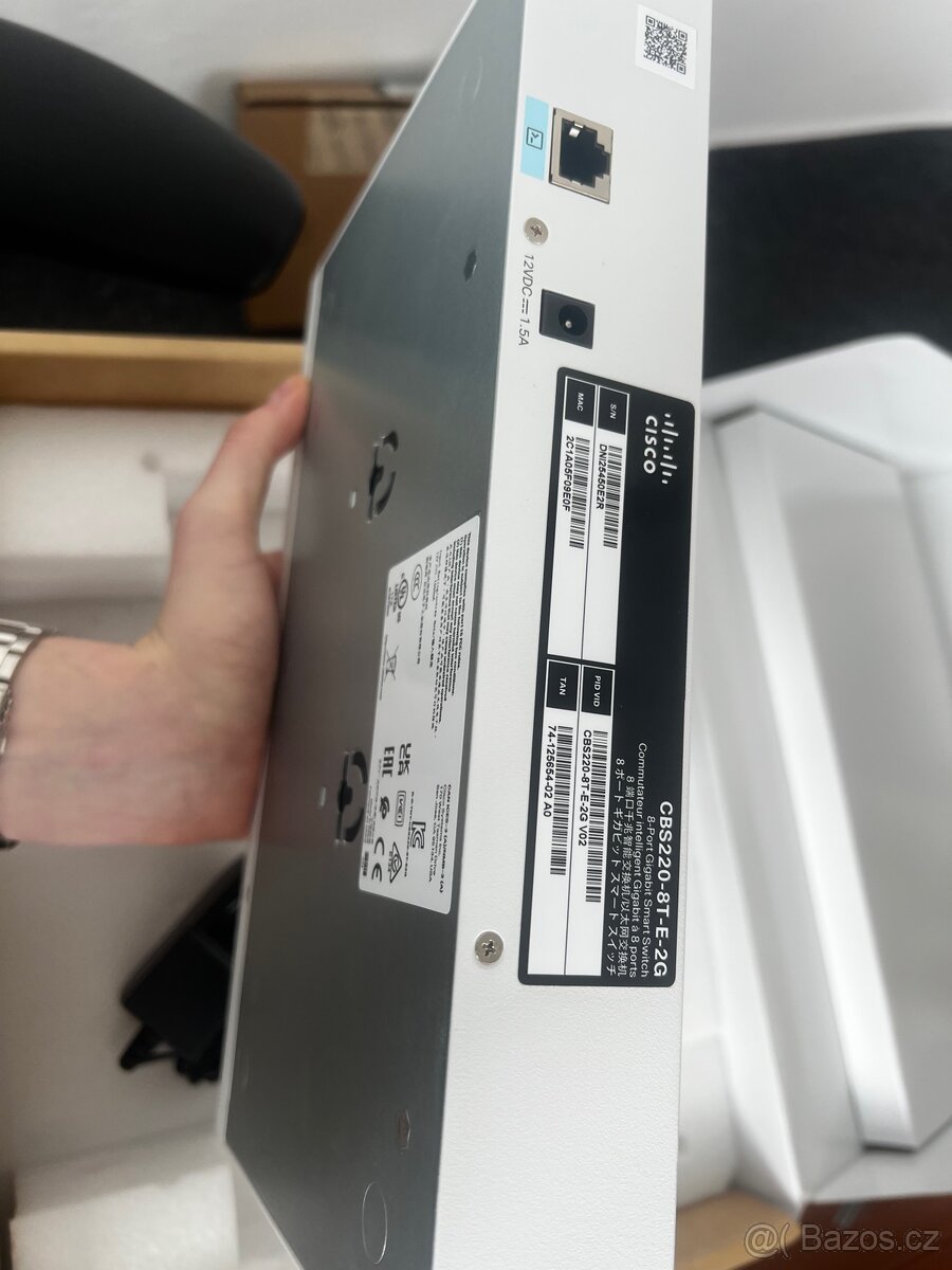 Cisco switch CBS220 8T-E-2G - 2