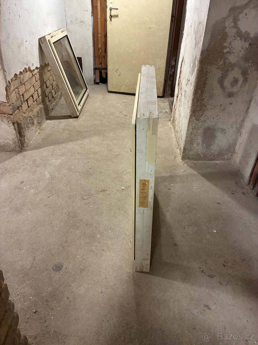 Okno 90x90 dřevěné - 2