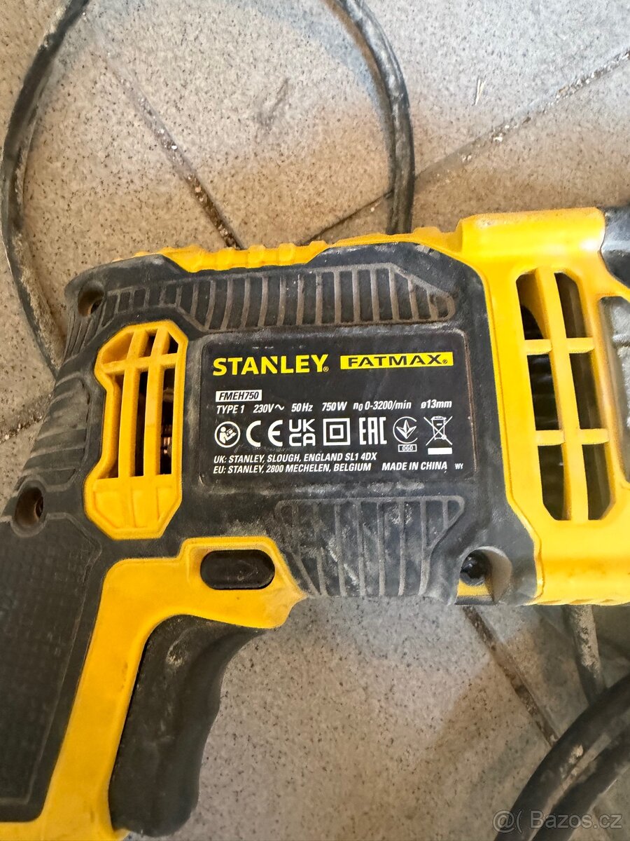 Vrtačka s příklepem Stanley - 2