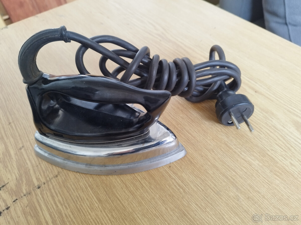 Cestovní retro žehlička - 2