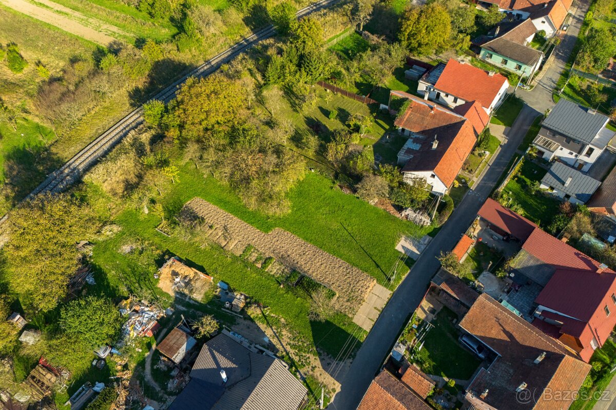 Stavební pozemek, Pitín 768m2 - 2