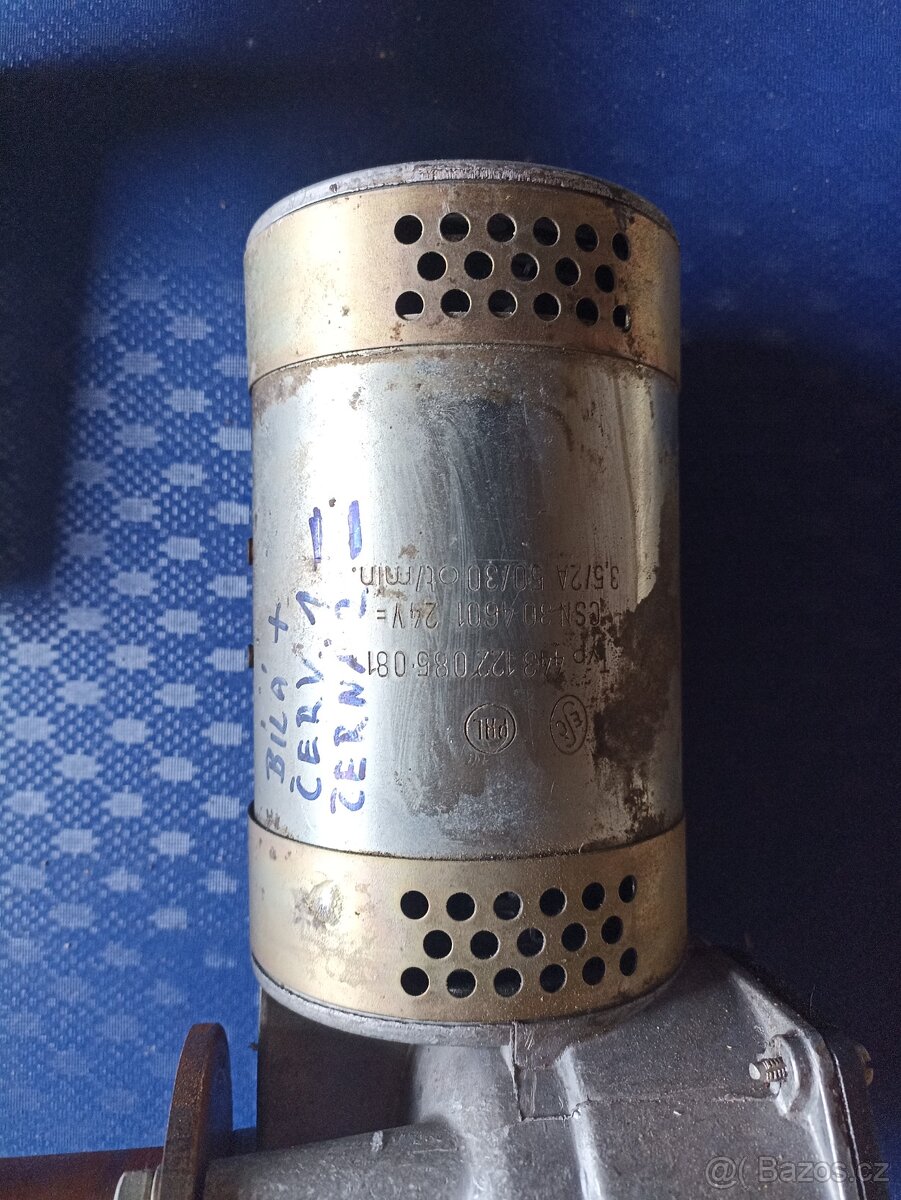 Motorek se šroubovicovým posunem - 2