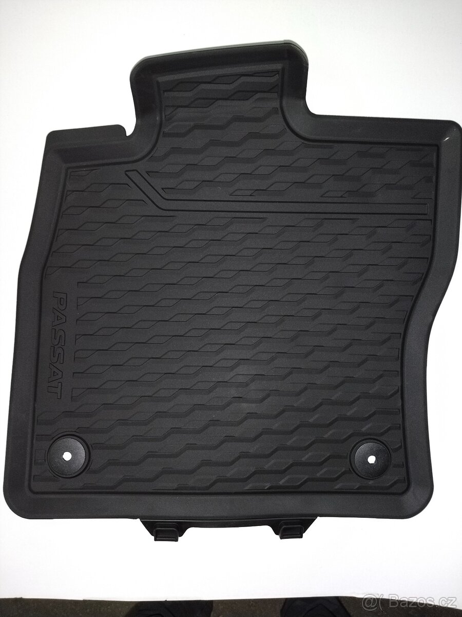 Gumové koberce Volkswagen Passat B8 (2014 - 2024) s fixací - 2