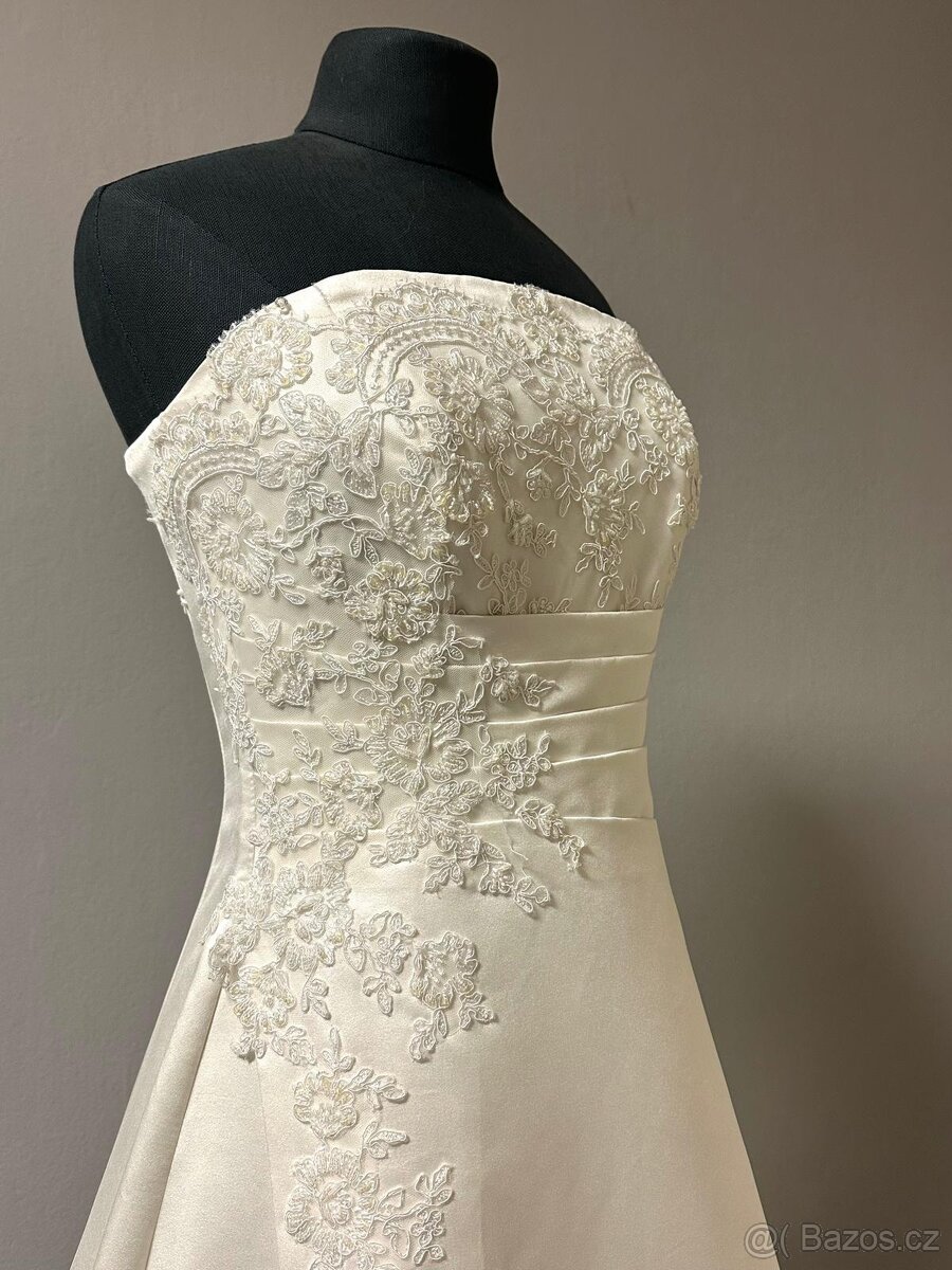 Levné svatební šaty vhodné i na věneček ve vel.38 -40 - 2