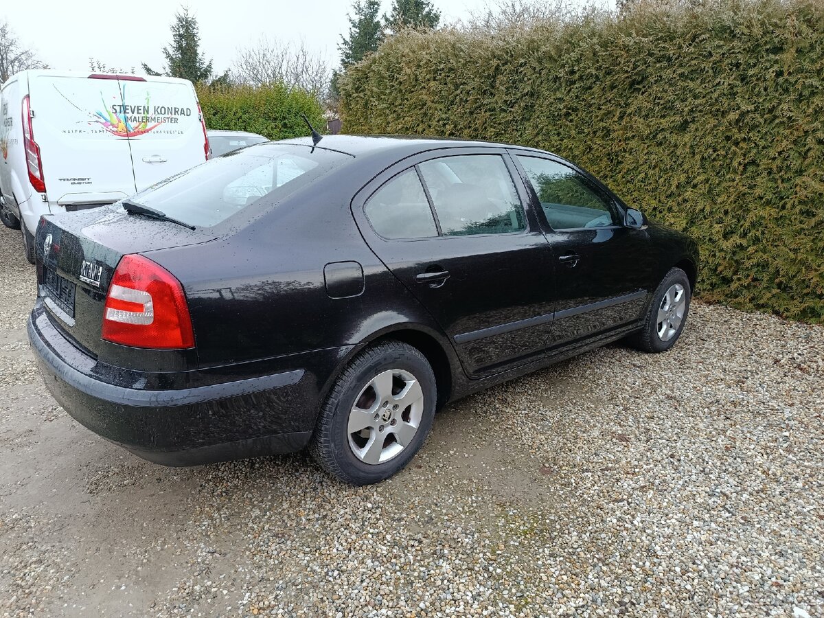 ŠKODA OCTAVIA 2 1.6 mpi - 2