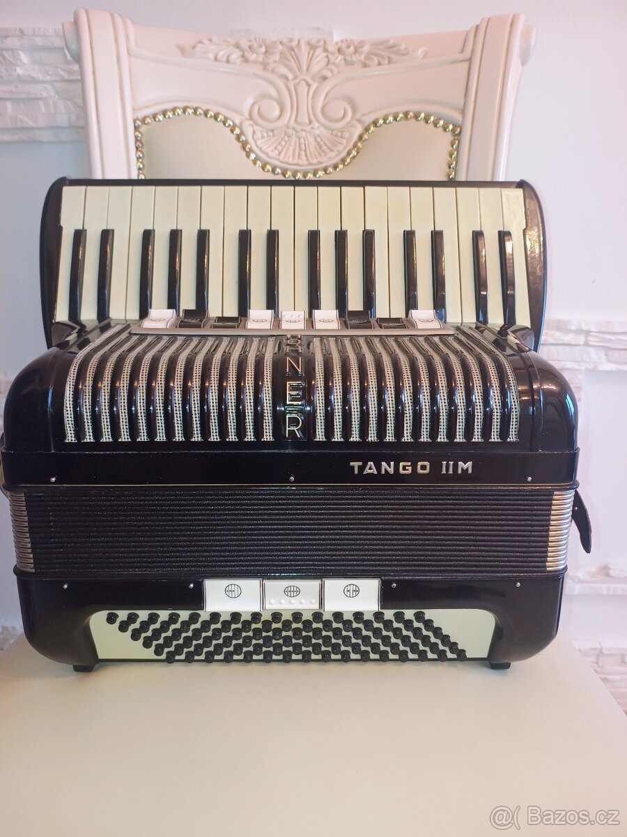 Opravář prodává akordeon Hohner 96 basů - 2