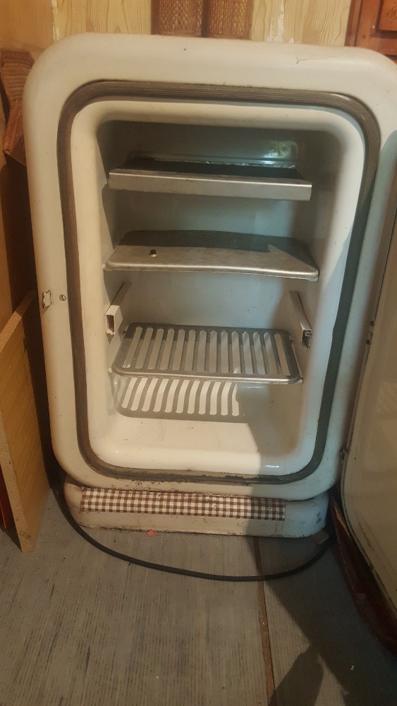 Retro chladnička Elektrosvit - 2