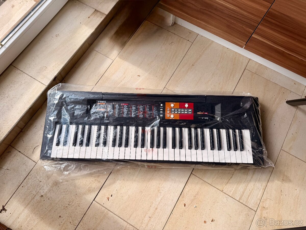 Klávesy Yamaha PSR-F51 - 2