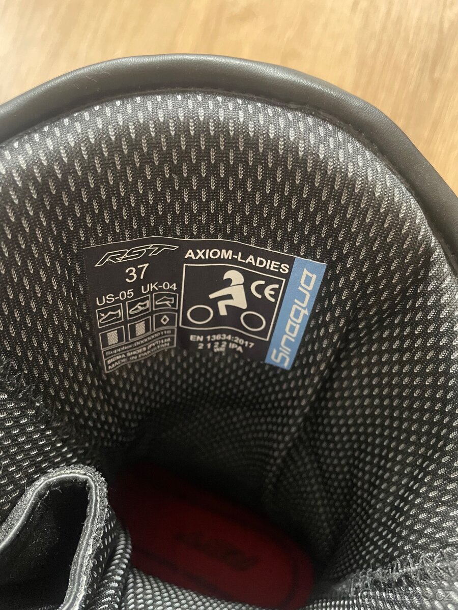 Damske motoobleceni - 2