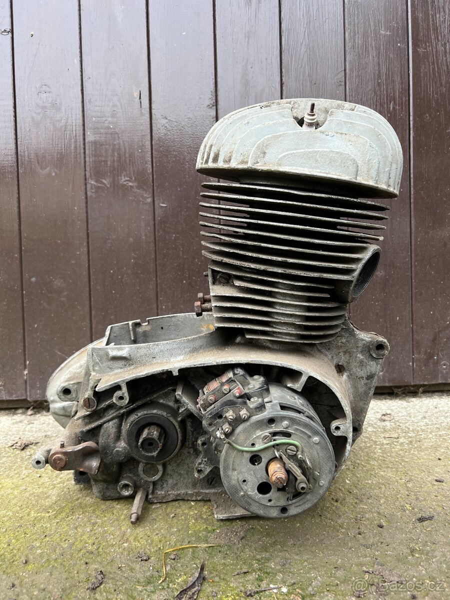 Motor Jawa 250/553 libeň - 2