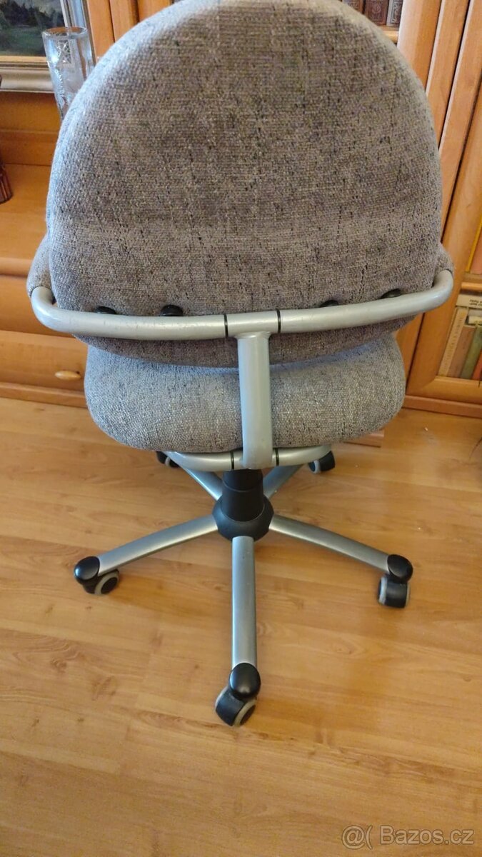 Dětská ergonomická židle k psacím stolu - 2